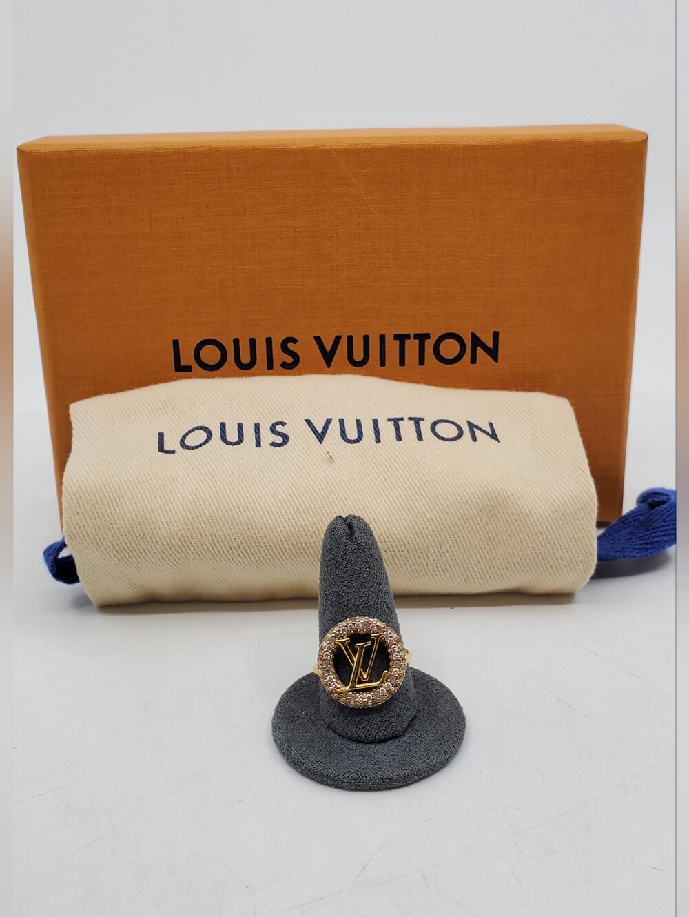 Louis Vuitton Metal Crystal Louise Tresor Pink Ring